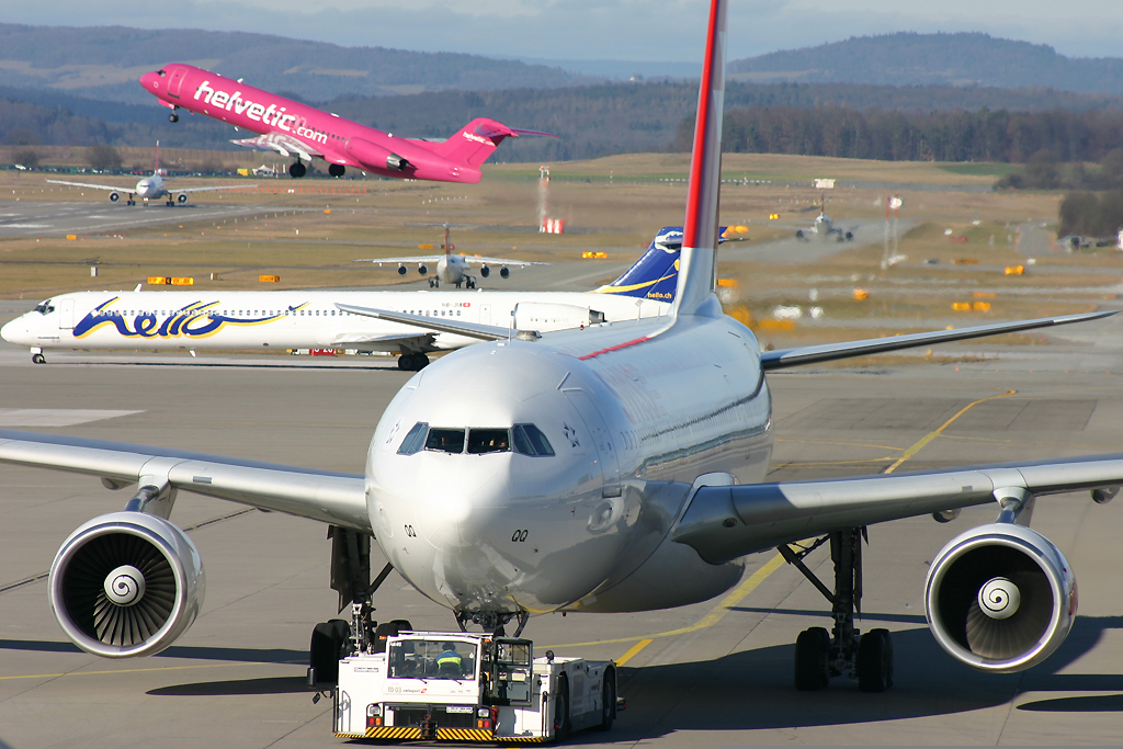 HB-IQQ, Swiss, A330-200