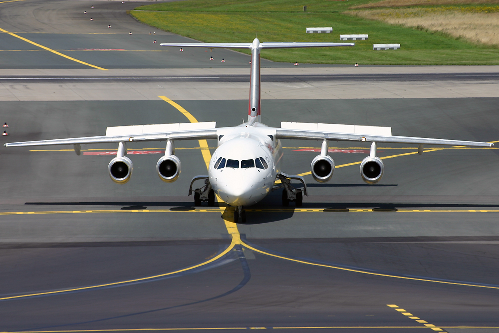HB-IYQ, Swiss, Avro RJ-85