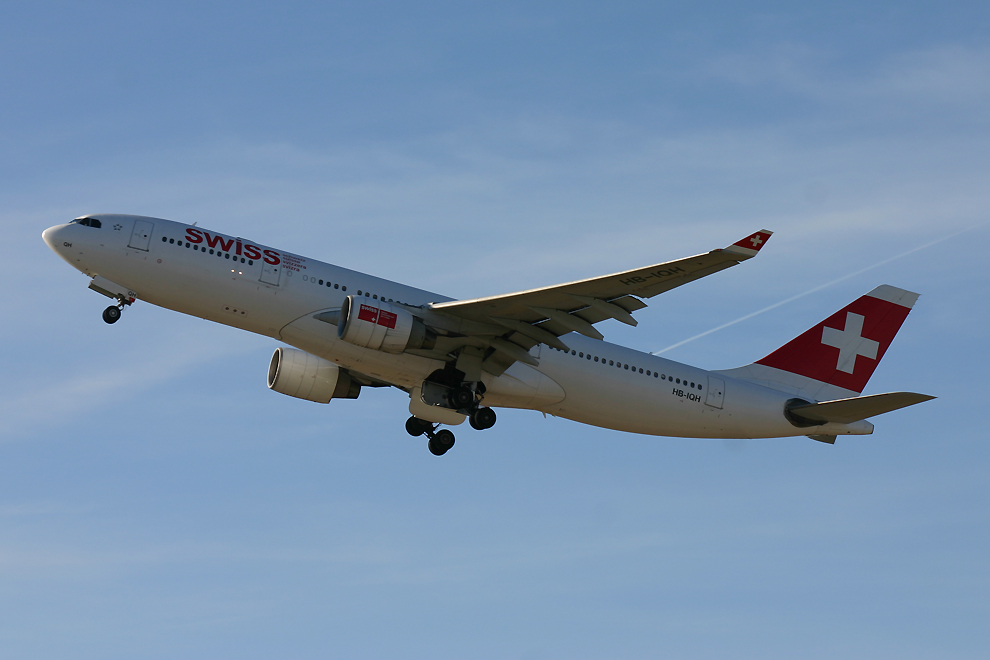 HB-IQH, Swiss, A330-200
