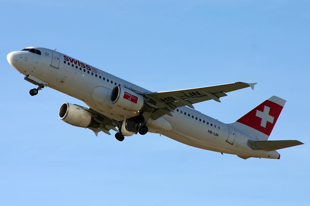 HB-IJN, Swiss, A320