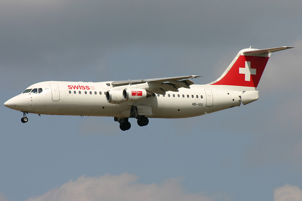 HB-IXU, Swiss, Avro RJ-100