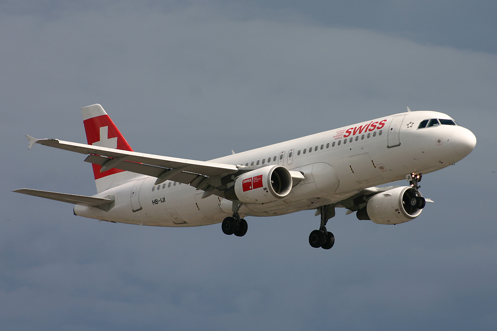 HB-IJI, Swiss, A320