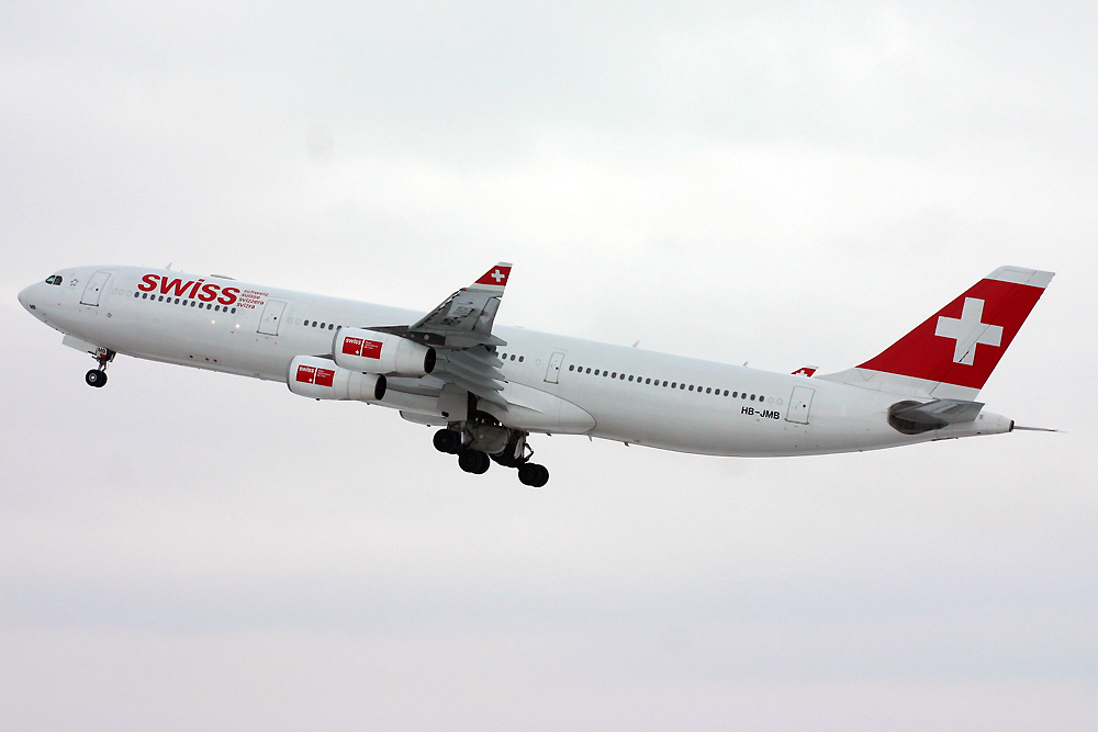 HB-JMB, Swiss, A340-300