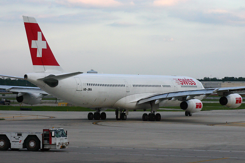 HB-JMA, Swiss, A340-300