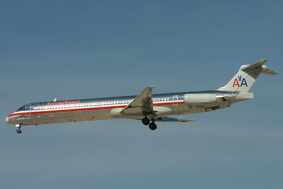 N430AA, American, MD-82