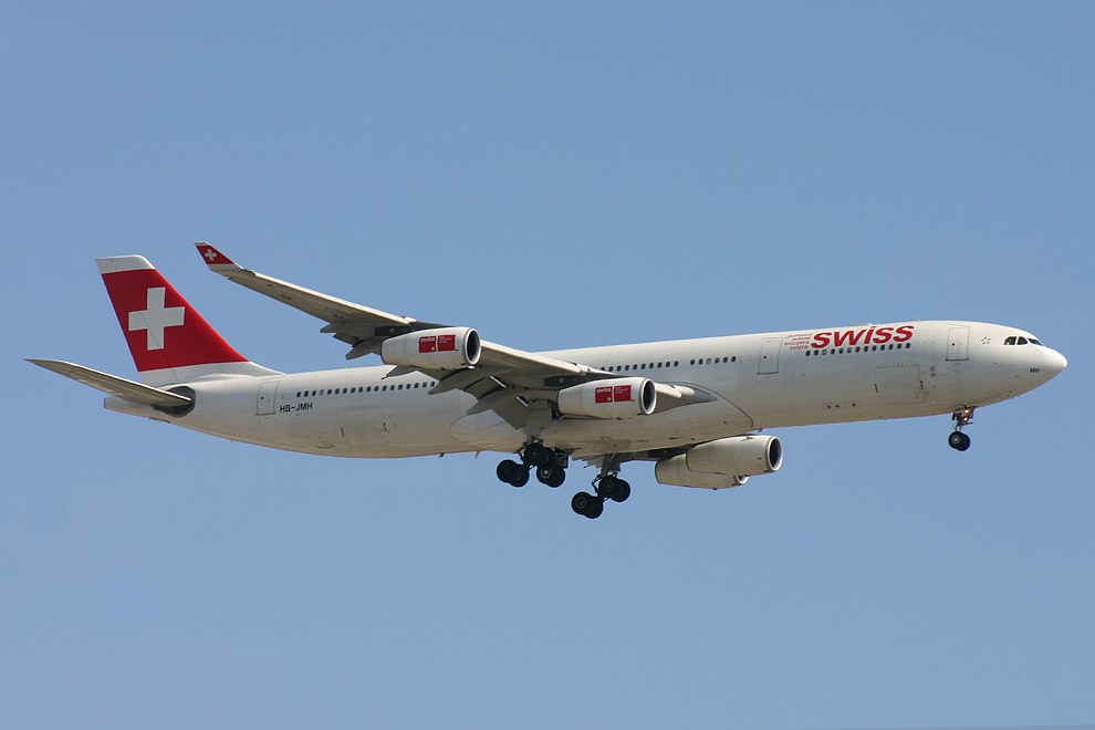 HB-JMH, Swiss, A340-300